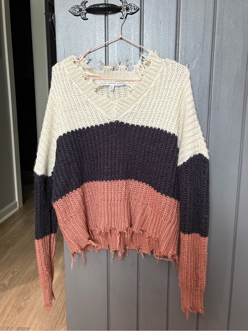 HYFVE Colorblock Distressed V-Neck Sweater - Cream, Black & Dusty Rose